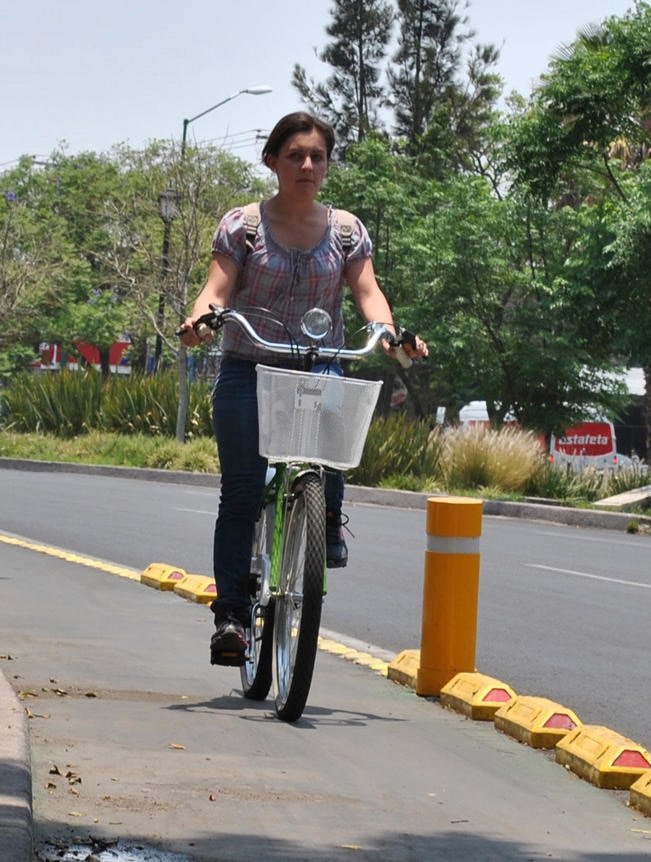 Invito a Pérez a informarse sobre la ciclovía: MAV