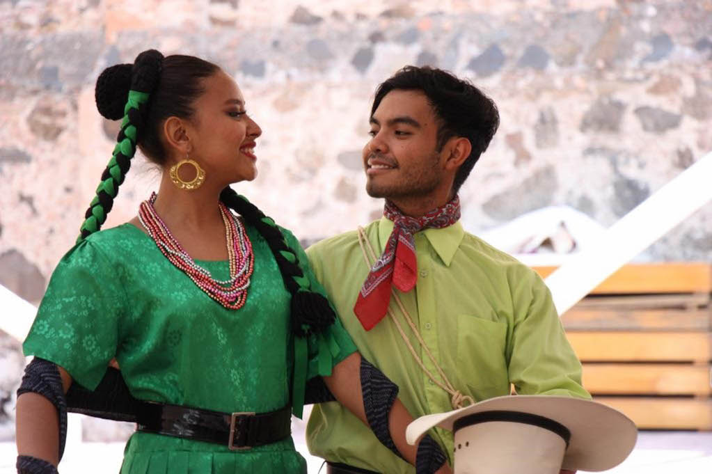 Realizarán mega coreografía de huapango en Querétaro