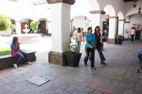 Suben demandas contra funcionarios