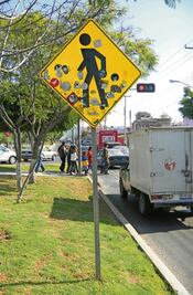 "Stickeros" gastan $400 al mes, afirman