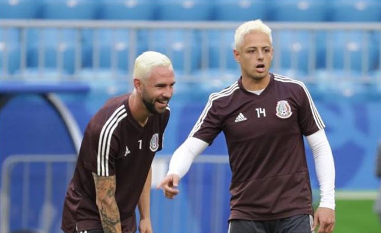 Chicharito y Layún estrenan look para enfrentar a Brasil