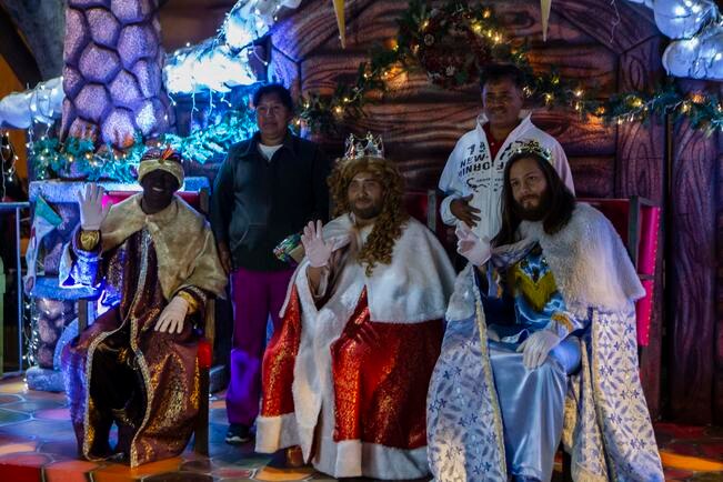 Abren pista de hielo en el Jardín Guerrero