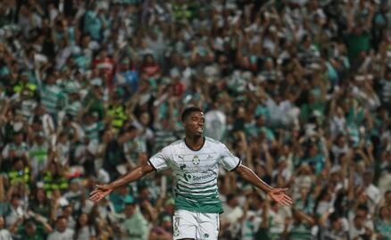 Santos remonta y toma ventaja en casa ante Toluca