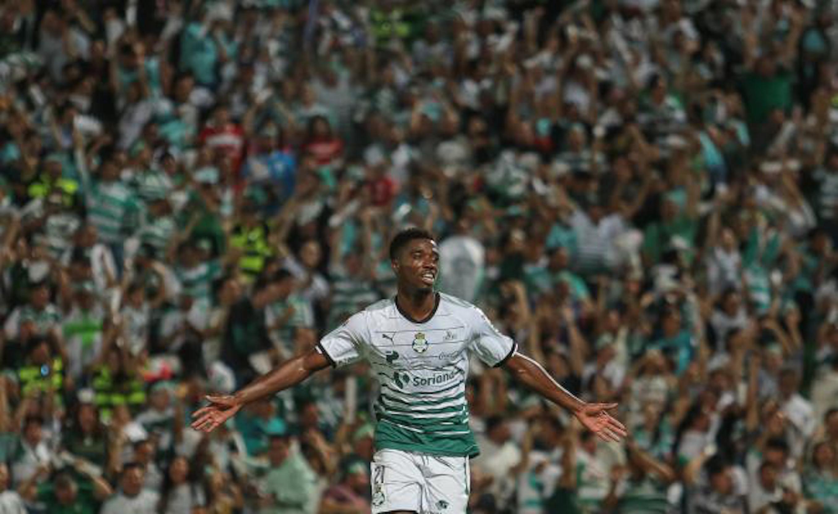 Santos remonta y toma ventaja en casa ante Toluca