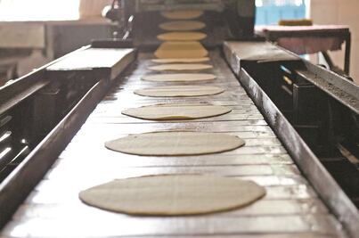 Tortilla se vende hasta en 26 pesos el kilo, en Querétaro