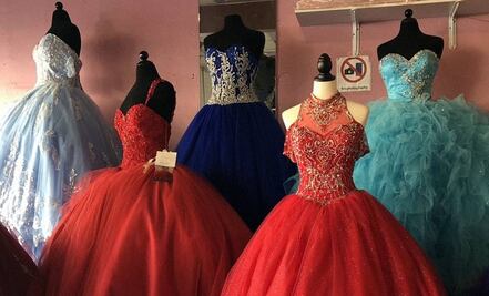 Con su vestido de 15 años y escoltada por su familia, IMSS despide a joven donante de órganos en Aguascalientes