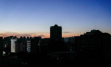 Nicolás Maduro llama a la "calma" ante apagón nacional que califica de "ataque criminal" del fascismo