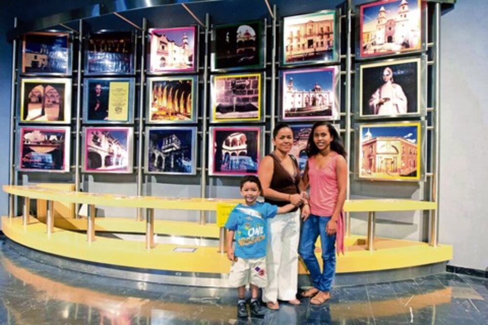 Cerro de las Campanas, emblema de la ciudad