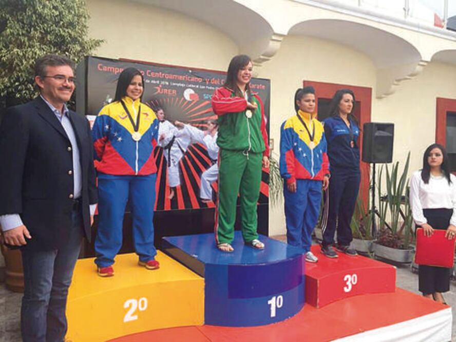 Karatecas locales brillan