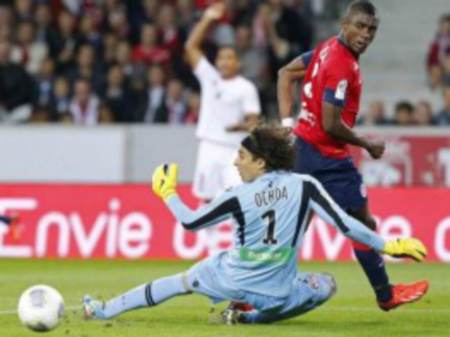 Memo Ochoa, jugador del mes en Ajaccio