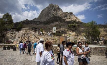 Turista muere al caer de la Peña de Bernal