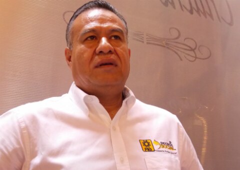 Buscan recuperar identidad del PRD