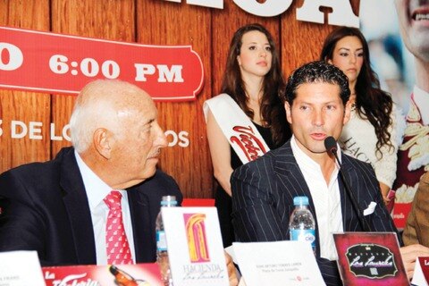 Mano a mano de impacto mundial