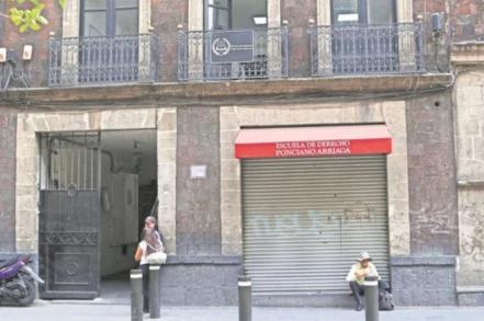 Universidades de Morena becan sin exigir promedio