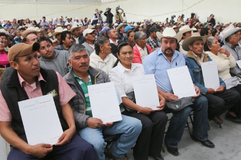 Entregan en El Marqués mil títulos de propiedad