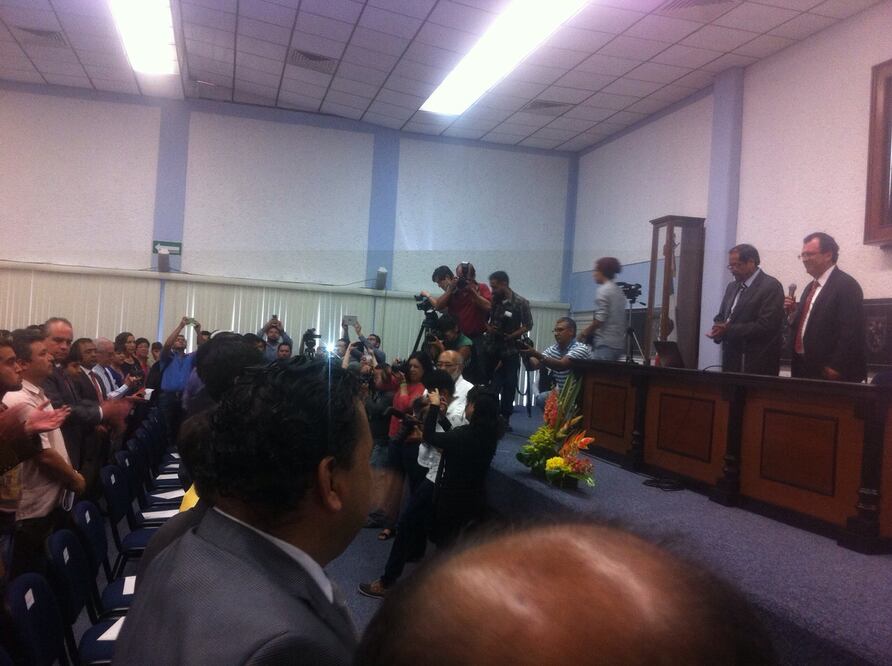 Toman protesta nuevos directores en la UAQ