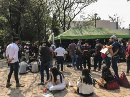 Largas filas en trámite de tarjeta del Qrobús