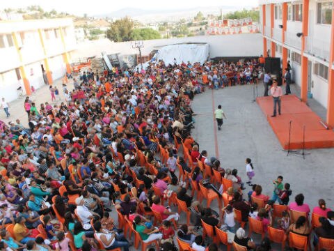 Festejan a más de 14 mil mamás