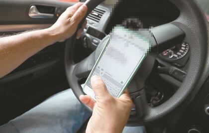 A los queretanos los multan principalmente por usar el celular mientras manejan 