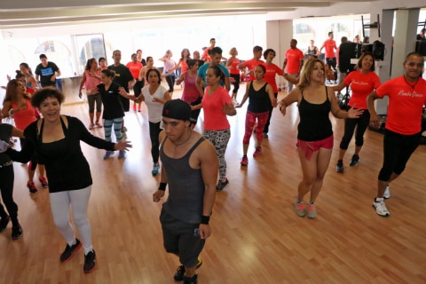 Imparten Taller de Ritmos Latinos