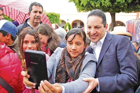 Día lluvioso, fiesta azul