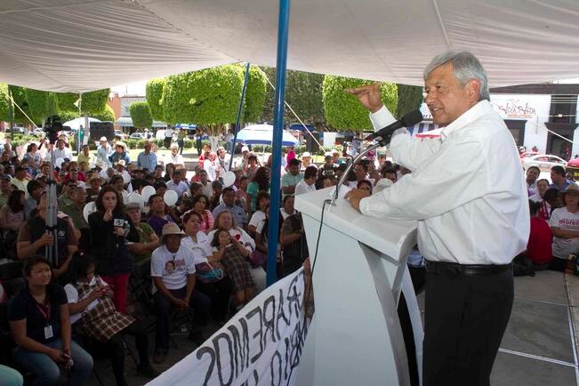 Morena, detrás de rechiflas, acusa PAN
