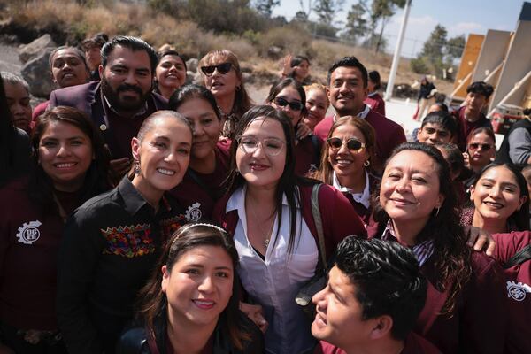Sheinbaum fija meta de 150 mil nuevos espacios de bachillerato durante el sexenio