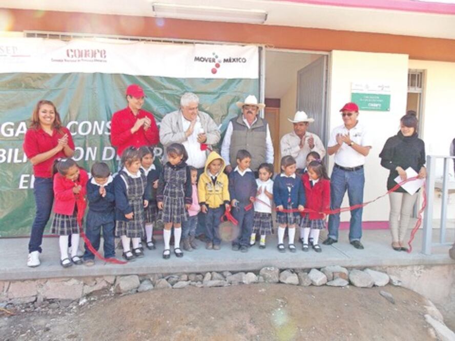 Entregan mejoras en preescolares