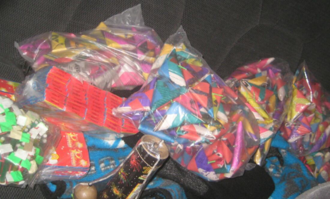 Aseguran a sujeto que transportaba cohetes