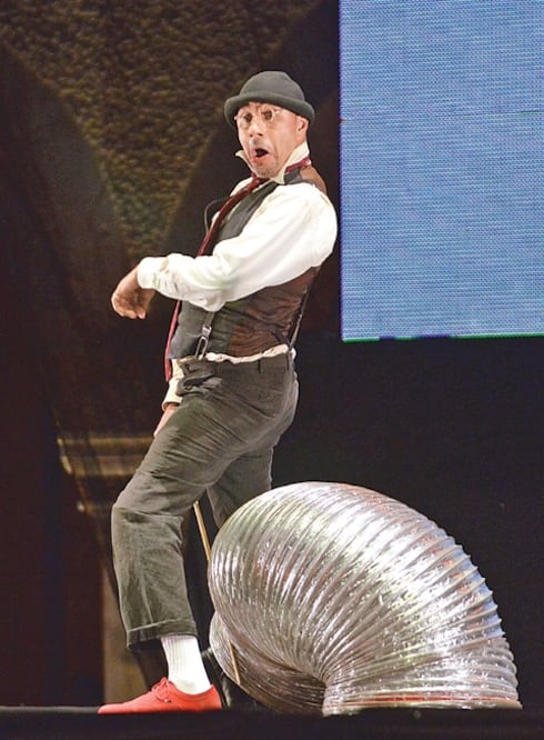 Su misión es hacer reír al mundo