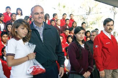 JCR pide a jóvenes romper prototipos