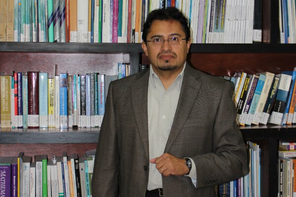 Obtiene investigador de UAQ Premio Nacional en Hidráulica