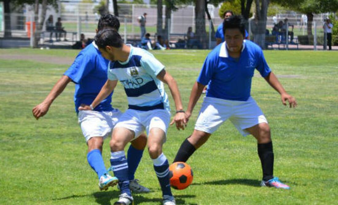 Universitarios definen cuartos de final