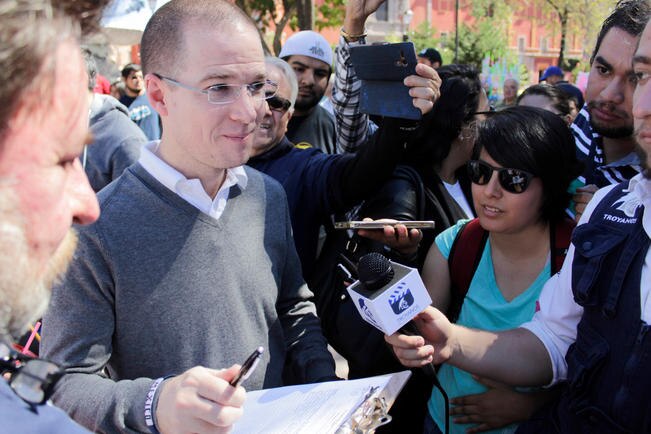 Anaya desconoce iniciativa, pero se suma