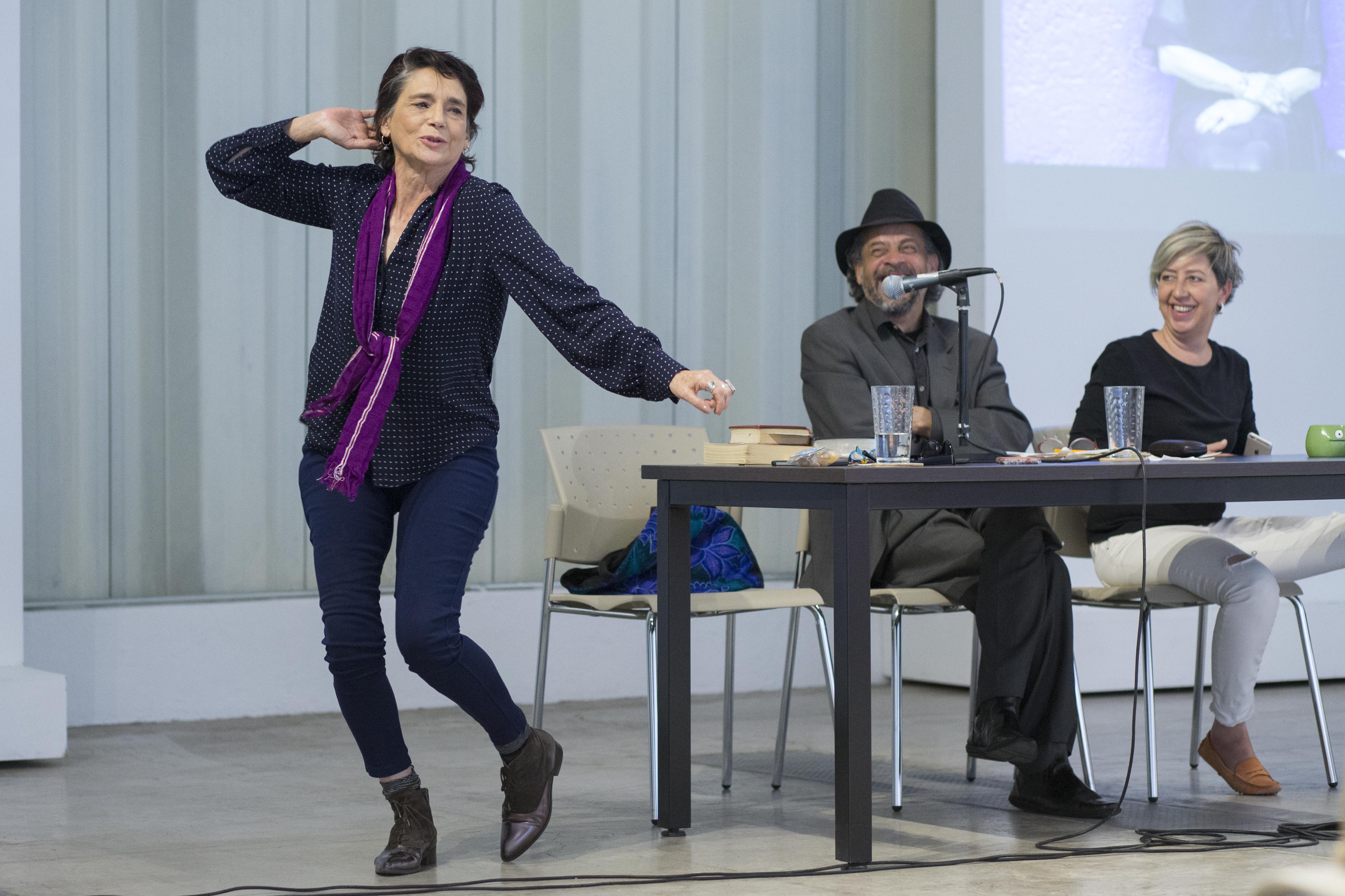 Ofelia Medina inaugura teatro del Hangar