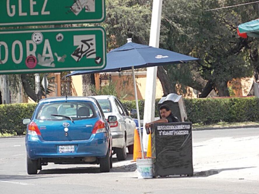 Buscan que valet parking se apeguen