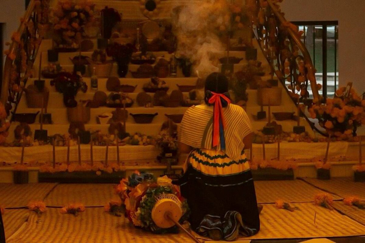 Último día para apreciar ofrenda otomí en Los Pinos