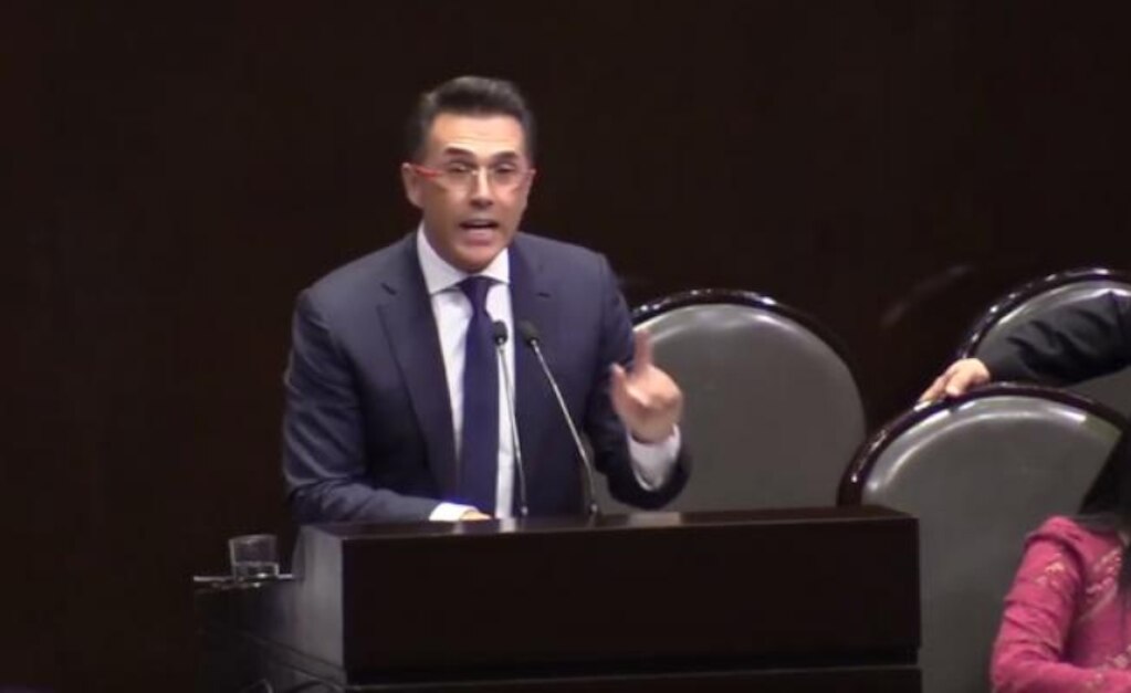 Sergio Mayer presenta iniciativa de reforma a Ley Taibo