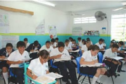 Atacan fenómenos sociales en escuelas