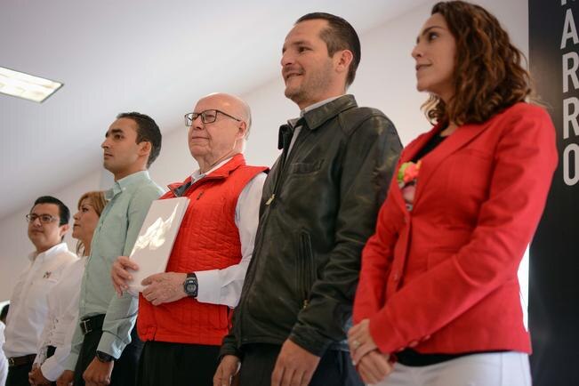 Lamentan renuncia de Narro Robles al PRI