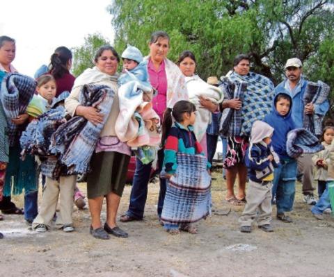 Intensifican jornadas de salud por frío
