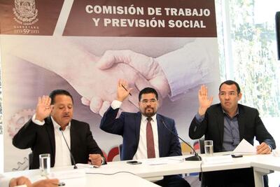 Conceden amparos a trabajadores jubilados 