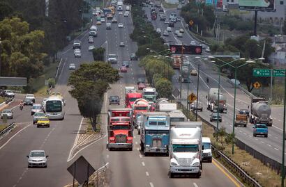 Buscan bajar tráfico en SJR creando dos vías alternas    