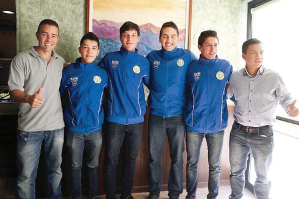 El futbol une a Amealco y Cali