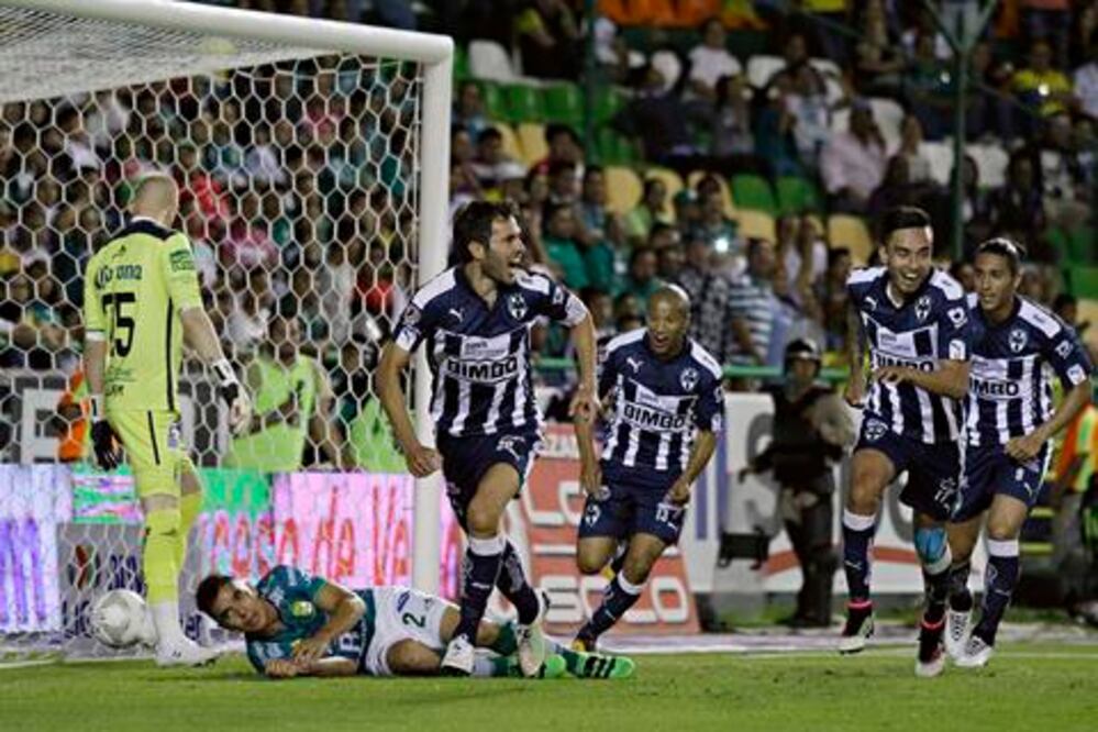 Alineaciones, con 52.6% de foráneos