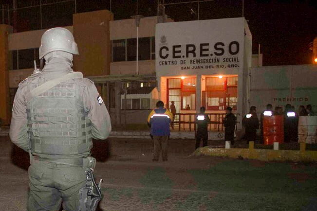 Investigan a enfermera de Cereso