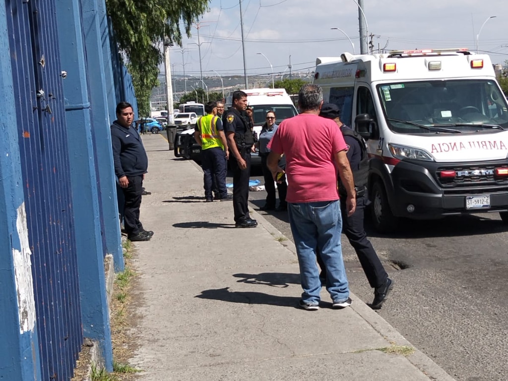 Detienen a chofer de transporte de personal tras atropellar a una mujer en Avenida de la Luz