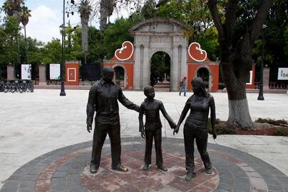 Disfrutan queretanos de una Alameda renovada