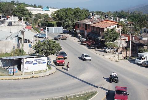 Acude gobierno Jalpense a comunidades