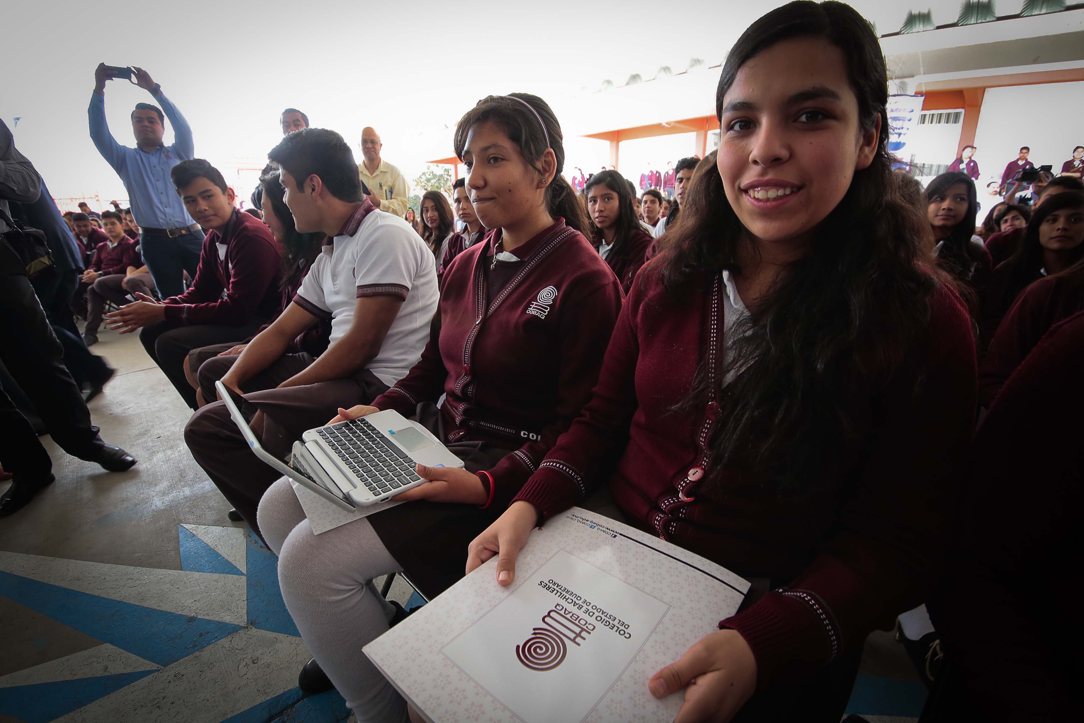 Tras sismo, llegan a vivir en Corregidora